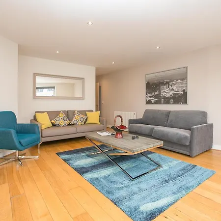 Parnell Corner Apartment