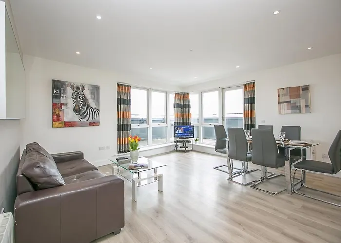 Parnell Corner Apartment *